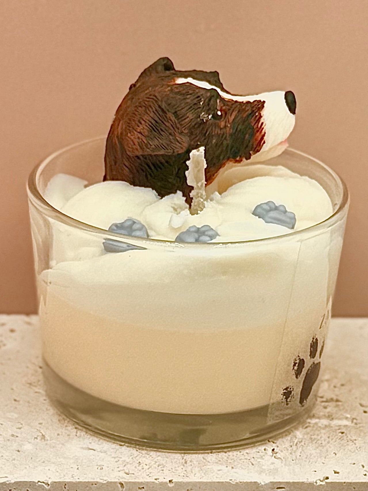 Świeca sojowa o zapachu psich łapek - Jack Russel