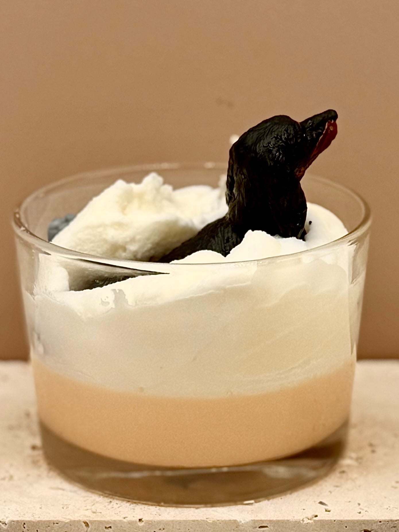 Świeca sojowa o zapachu psich łapek - Jamnik