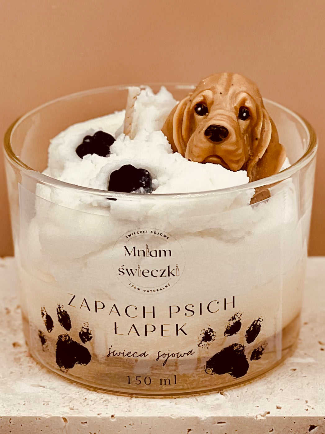 Świeca sojowa o zapachu psich łapek - Basset