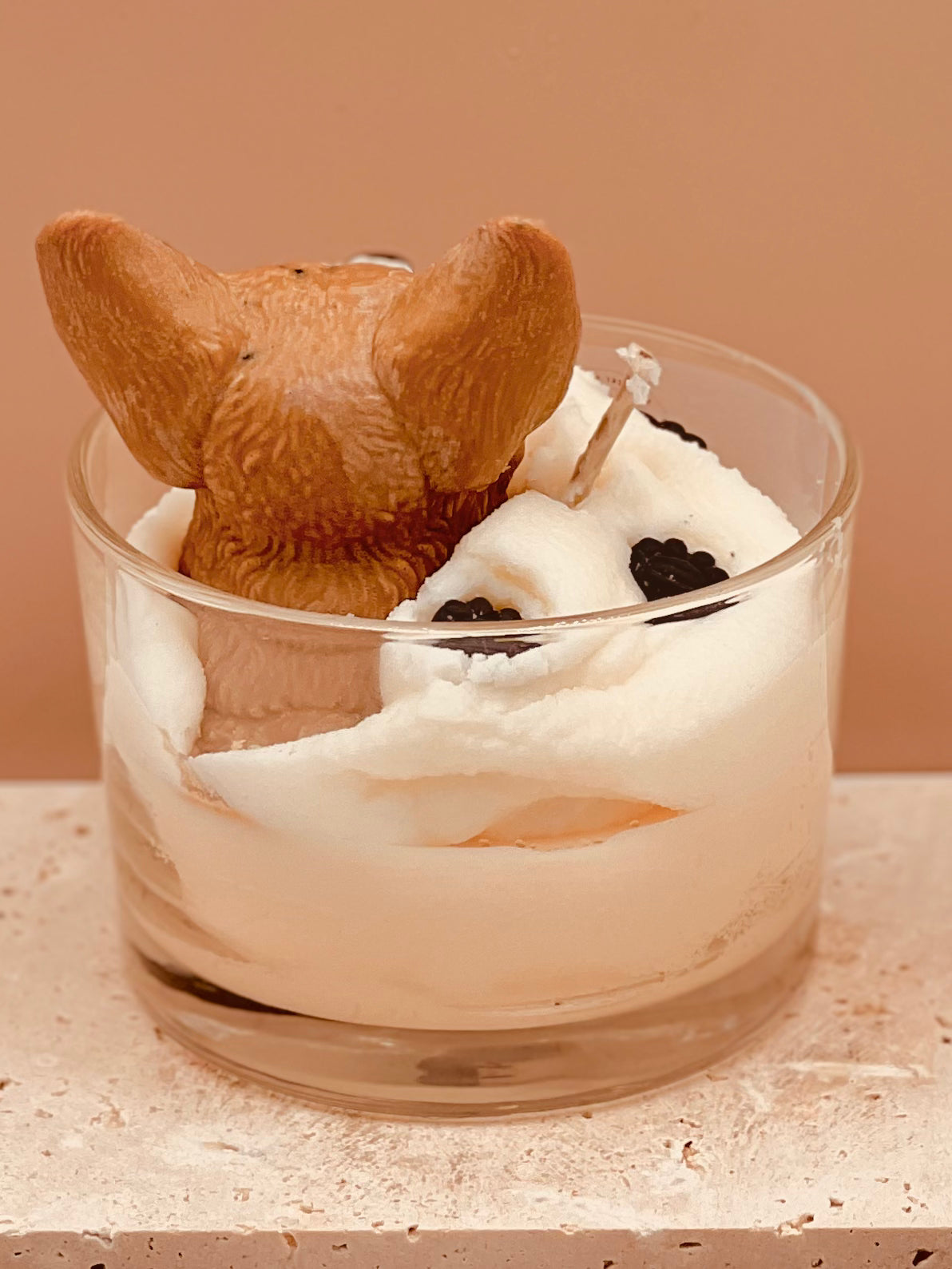 Świeca sojowa o zapachu psich łapek - Corgi