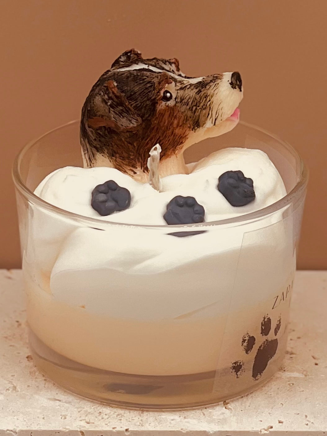 Świeca sojowa o zapachu psich łapek - Jack Russel