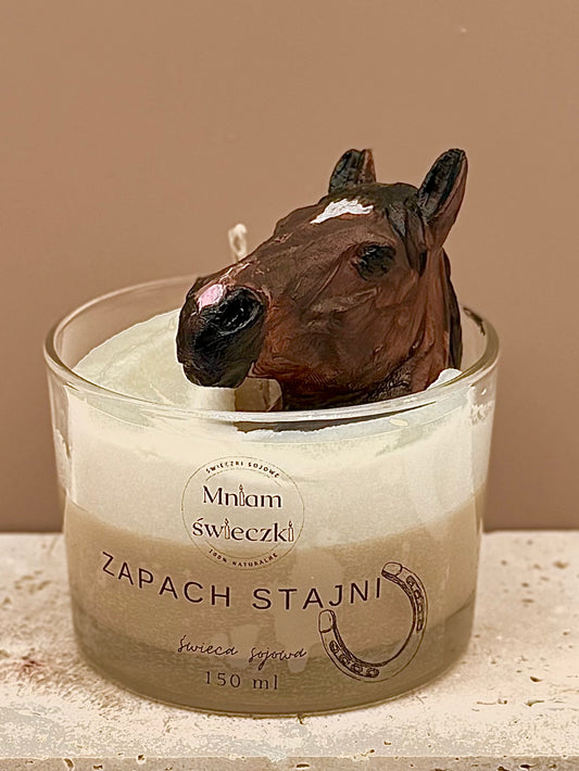 Świeca sojowa o zapachu Stajni (Pina Colada)