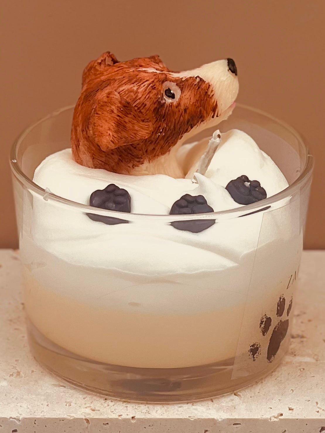 Świeca sojowa o zapachu psich łapek - Jack Russel