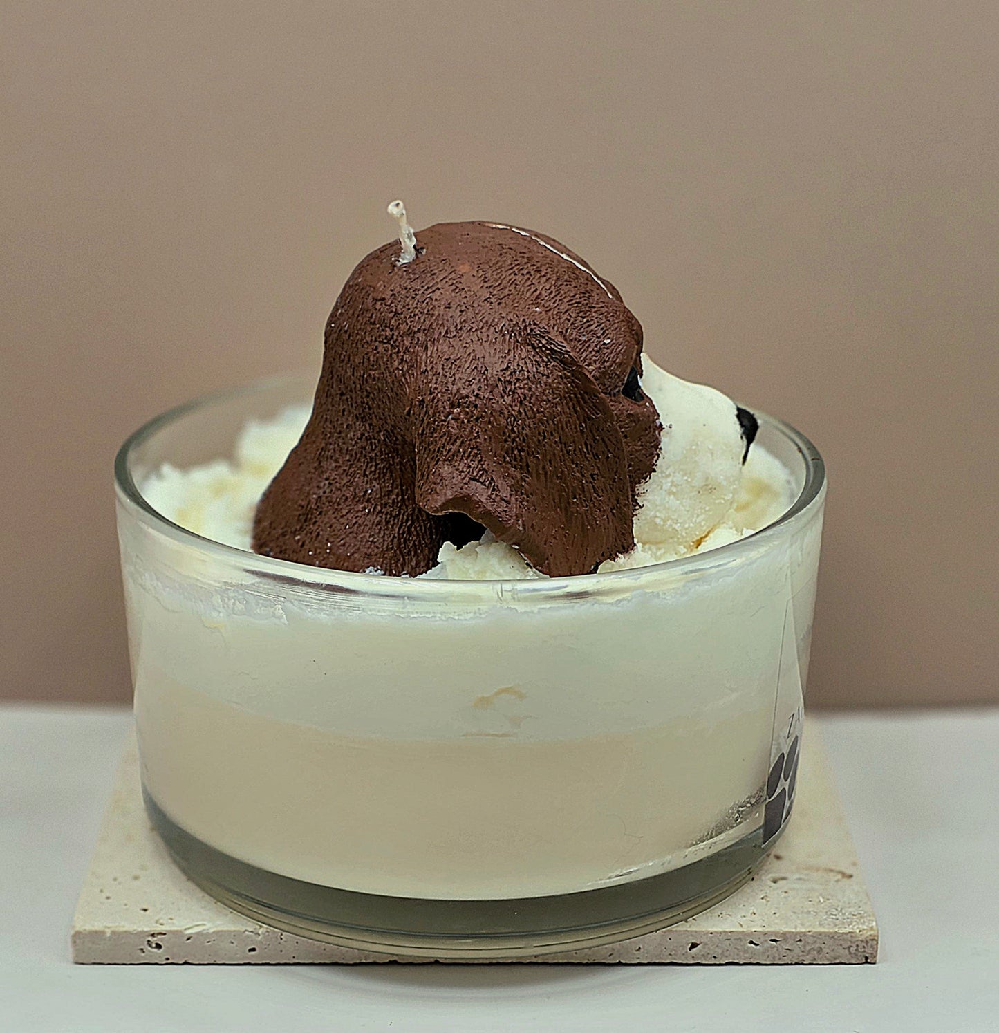 Świeca sojowa o zapachu psich łapek - Beagle